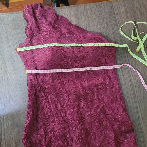 ✨Junior's size 12 one shoulder plum lace gown - Picture 8 of 16